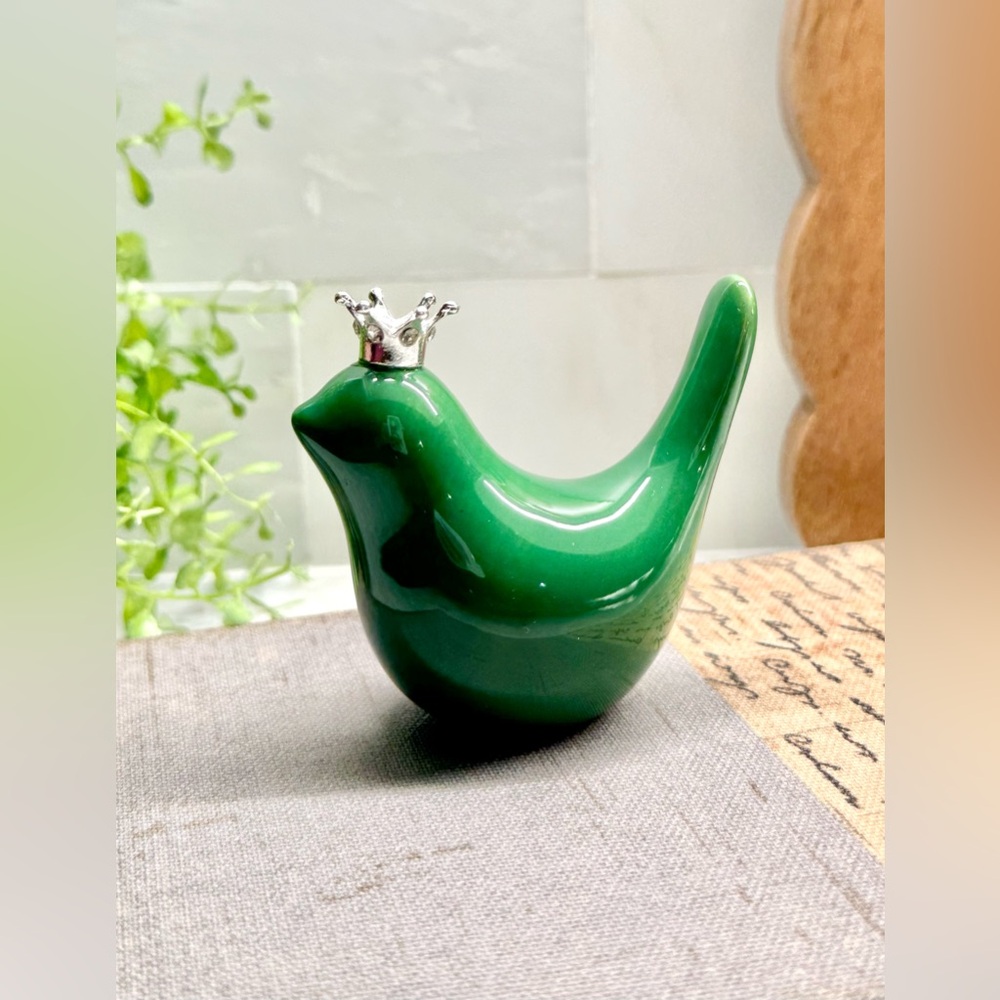 New Small Green Ceramic Bird w/ Silver Tone Crown Decor Figurine - 3” - Picture 4 of 7
